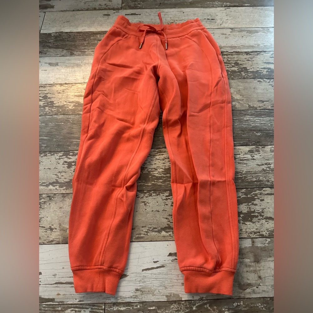 Lululemon scuba joggers- worn once or twice